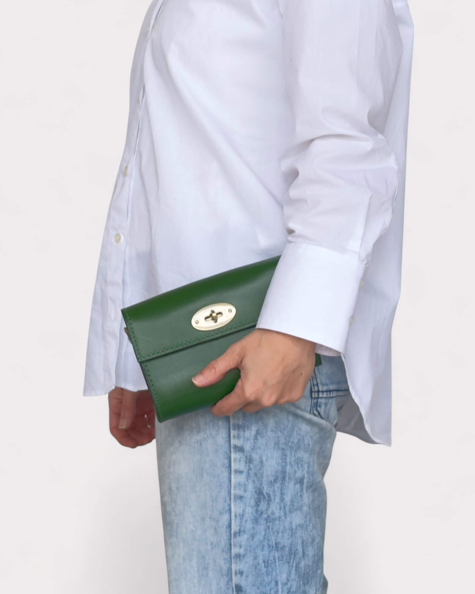 Mini-Umhängetasche aus grünem Leder – handgefertigte Handytasche