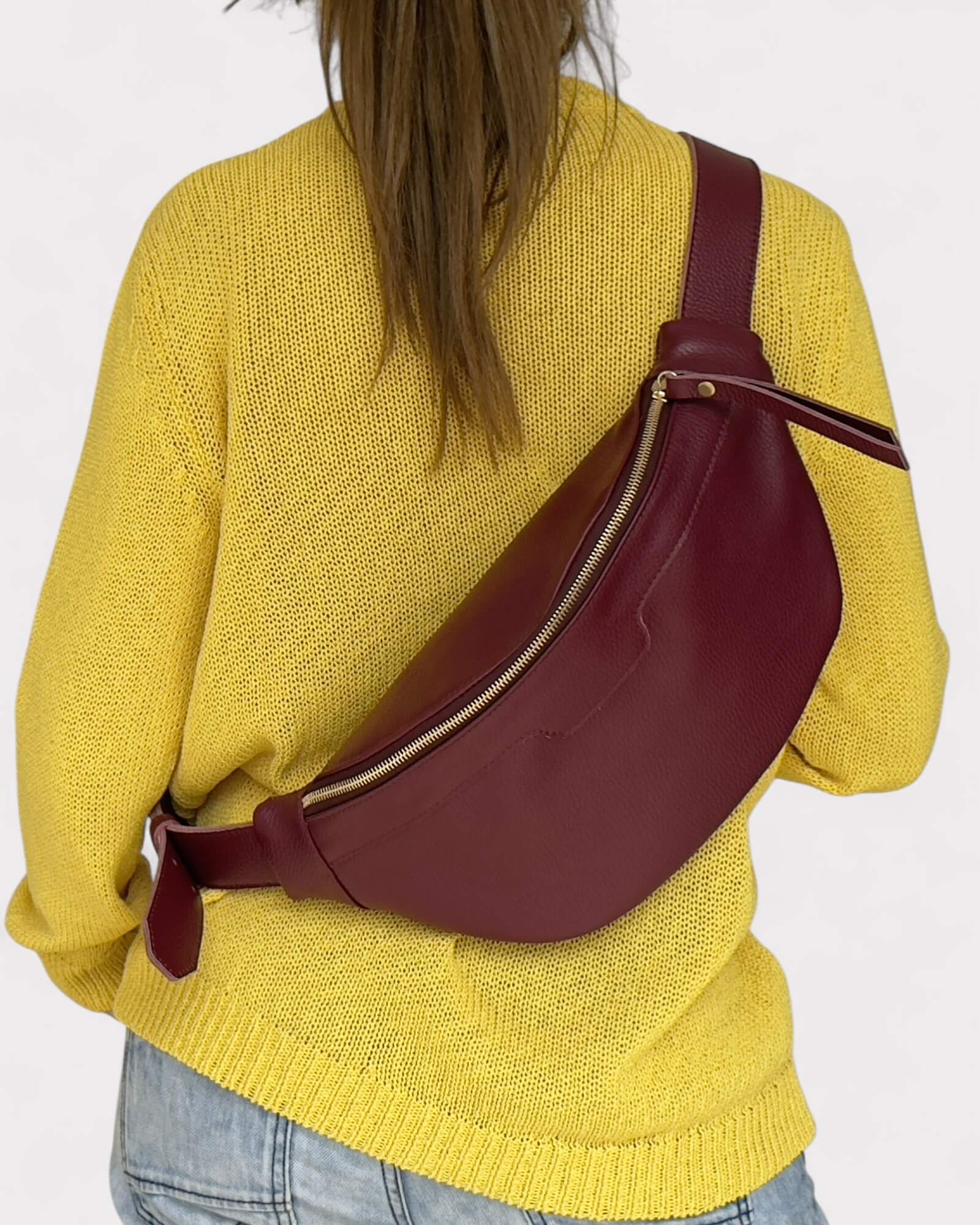 Sac bandoulière moyen en cuir bordeaux - Sac banane souple