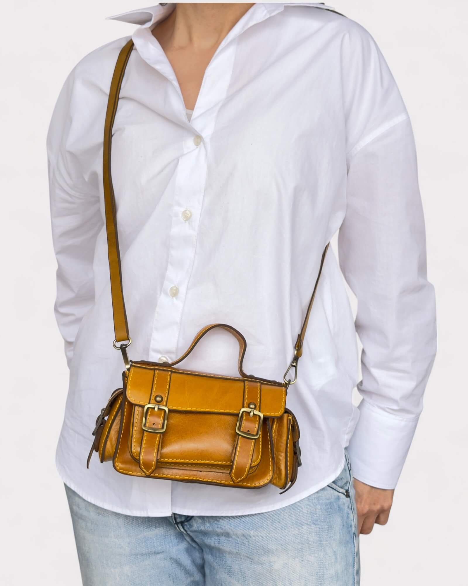 cuoio crossbody satchel crete a1 model wearing crossbody