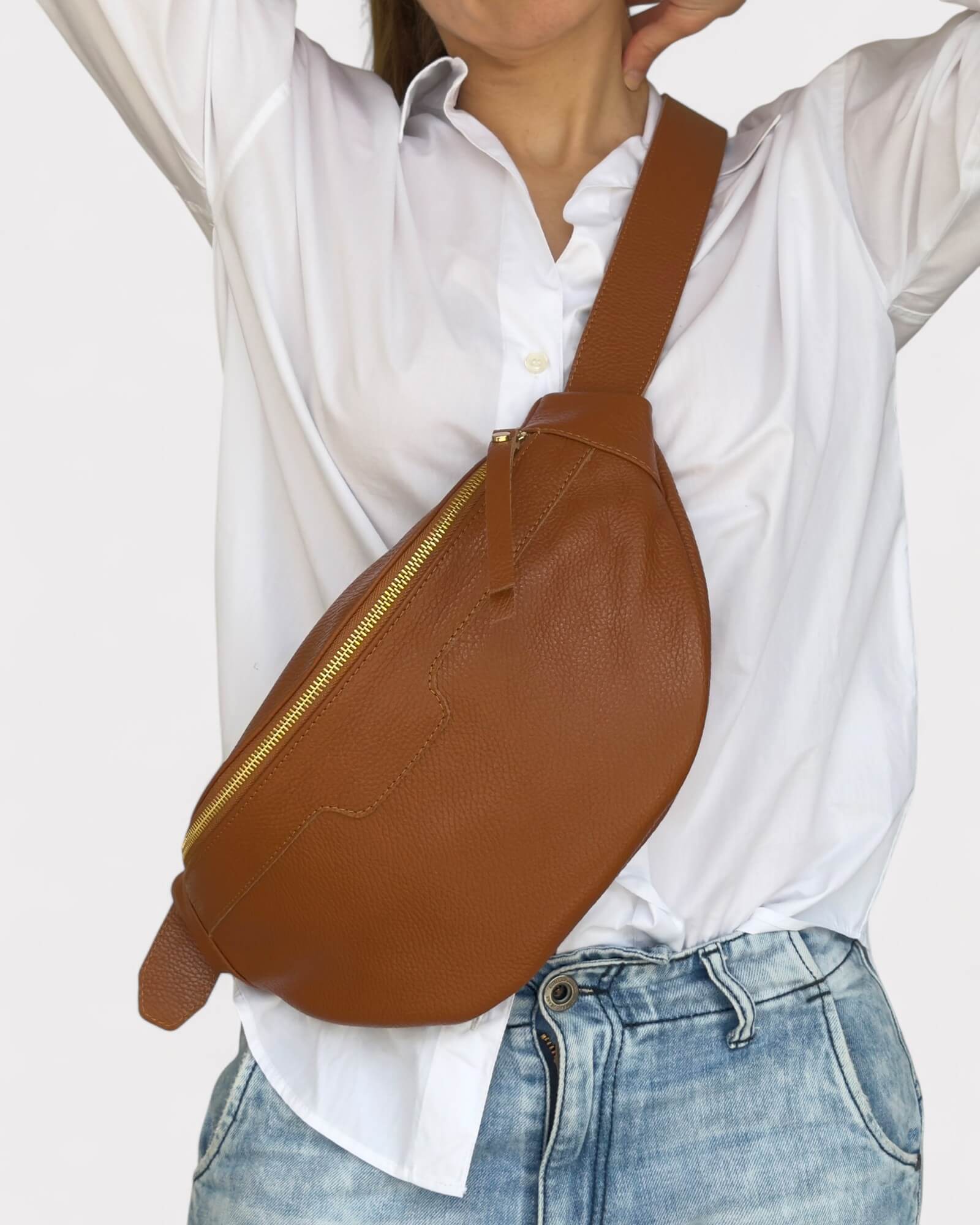 Sac bandoulière en cuir beige moyen - Sac banane souple