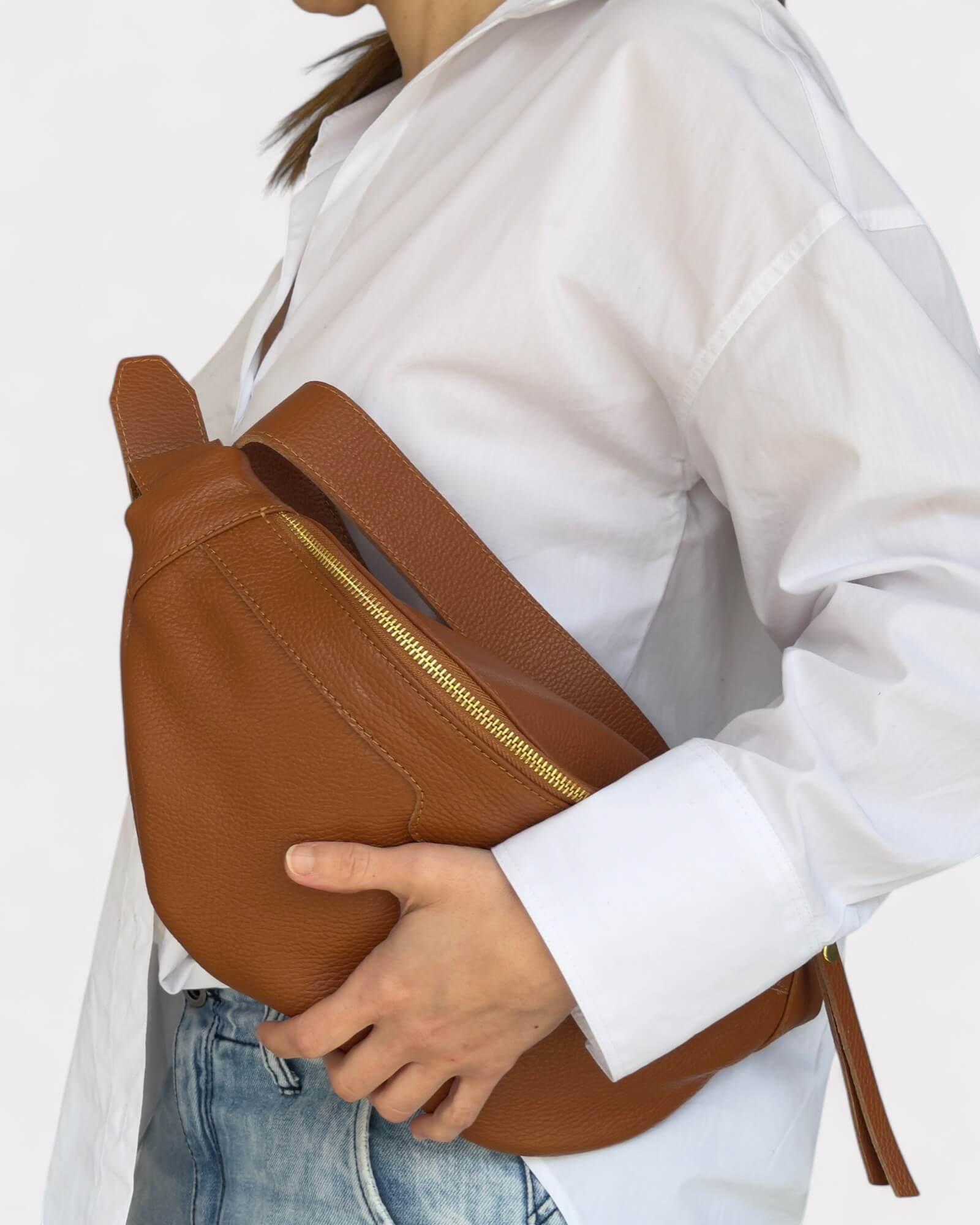 Sac bandoulière en cuir beige moyen - Sac banane souple