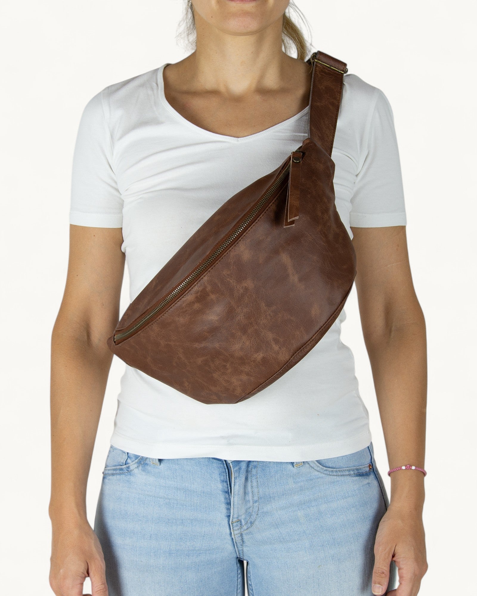 Sac bandoulière en cuir vieilli marron moyen - Sac banane unisexe