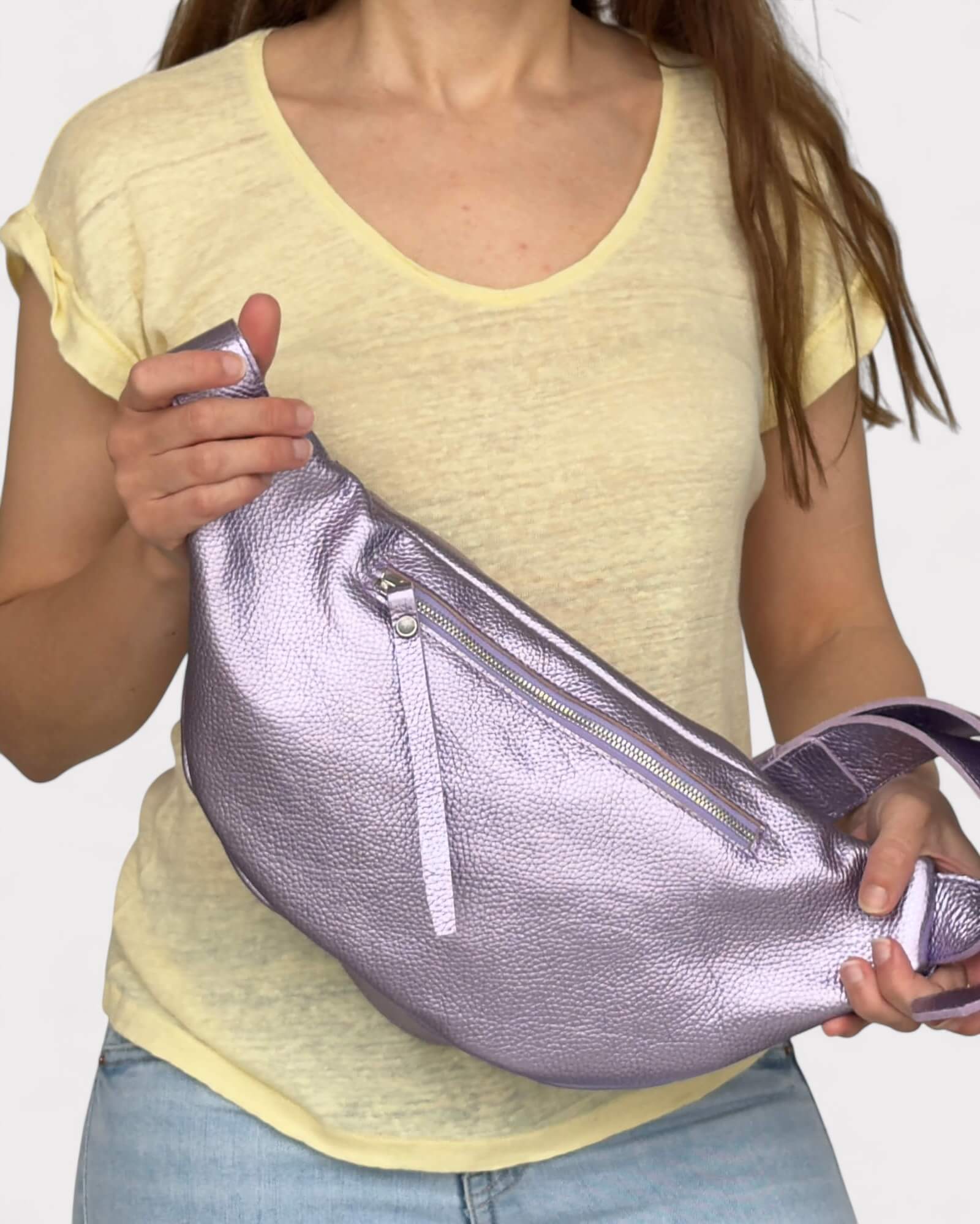 Metallic Lila Leder Sling Bag - Weiche Crossbody Fanny Pack