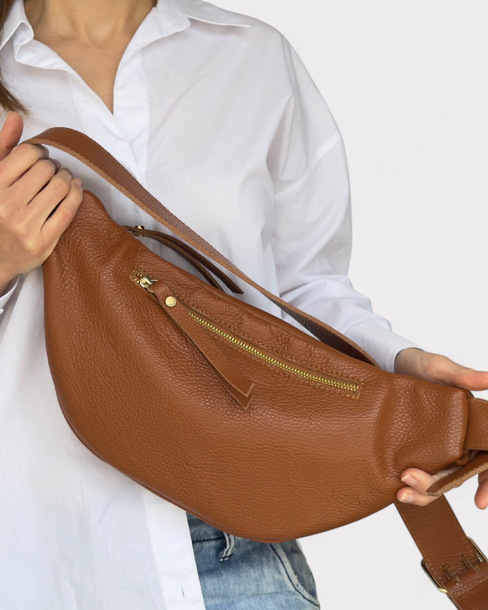 Sac bandoulière en cuir beige moyen - Sac banane souple