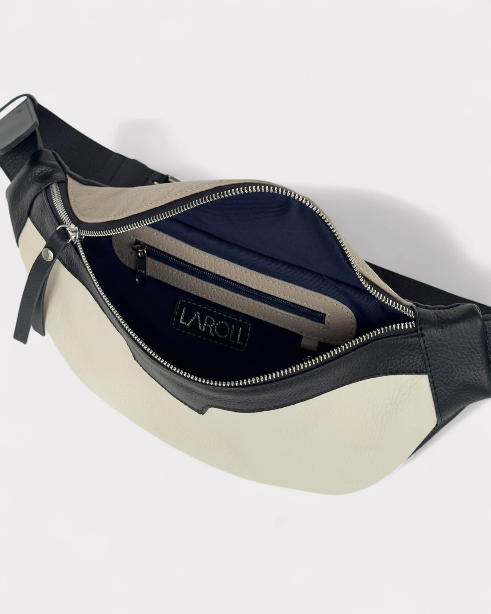 Schwarz-weiße Sling Bag aus Leder – weiche Umhängetasche