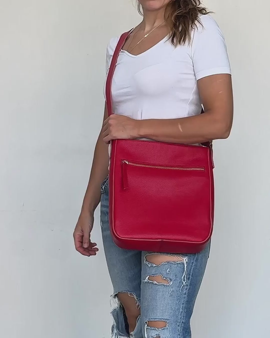 video of red crossbody bag Stella collection
