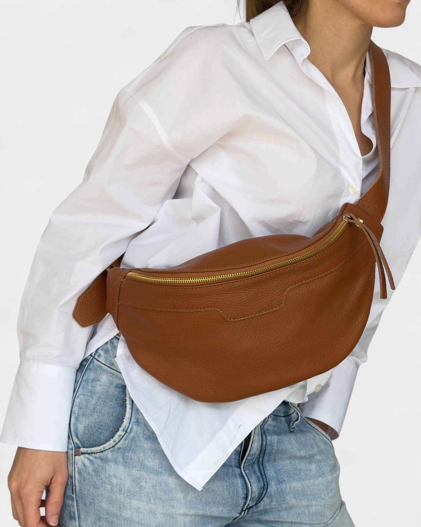 Sac bandoulière en cuir beige moyen - Sac banane souple